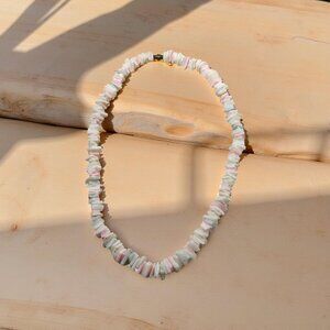 vintage 1970s pink, white, blue screw clasp lahunaus shell necklace.